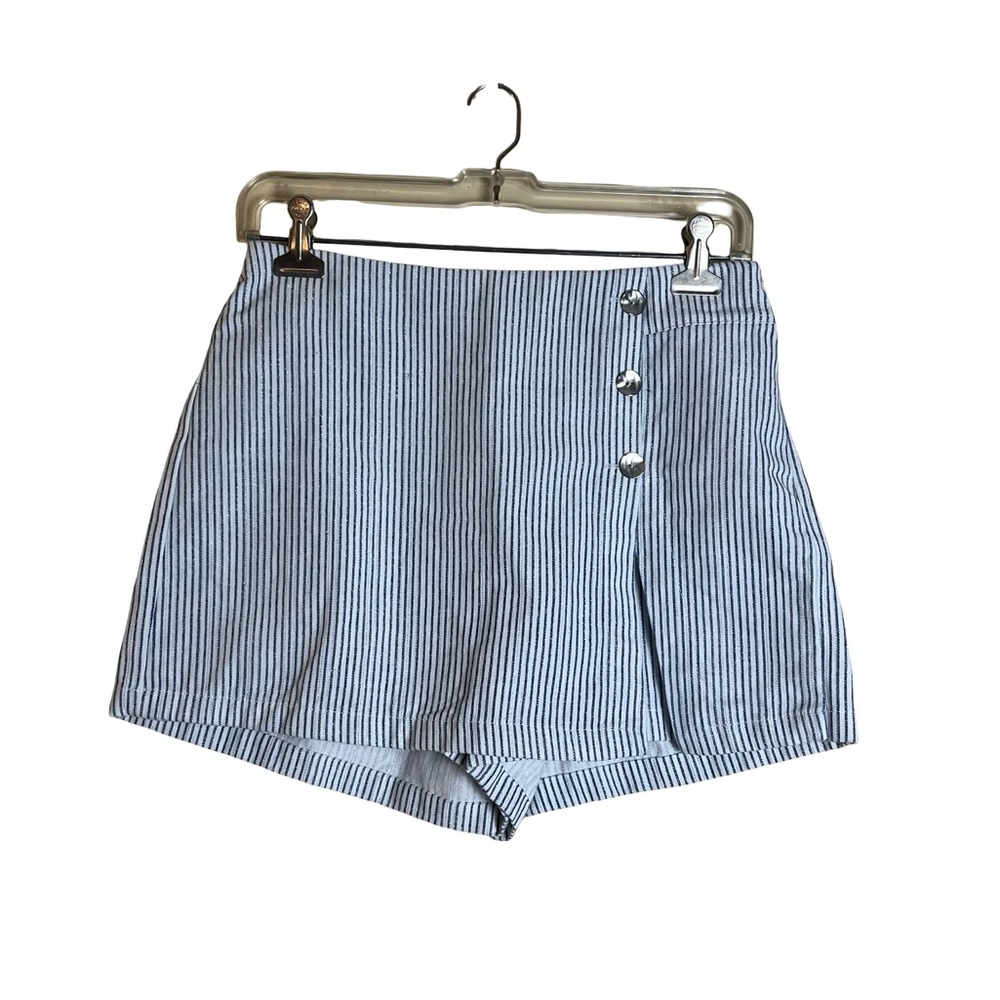NWT Zara striped metallic shorts. Size small‎